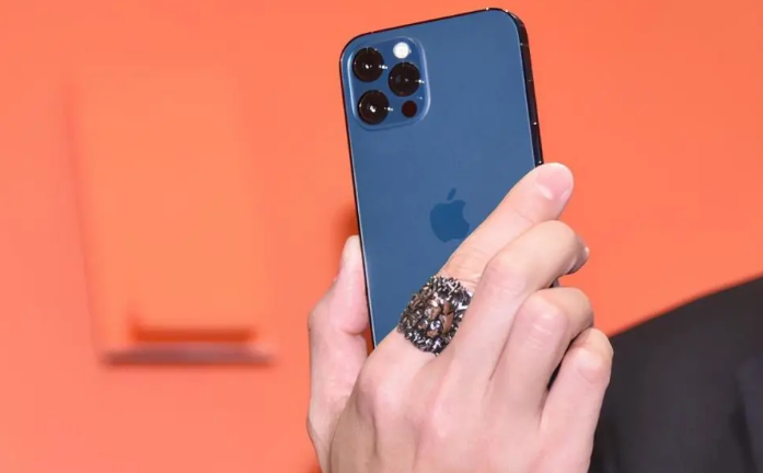 华阴苹果手机维修分享iPhone12系列重启方法教程 